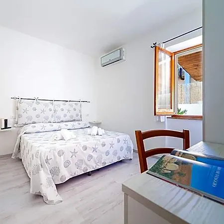 Brezza Bed & Breakfast 4*